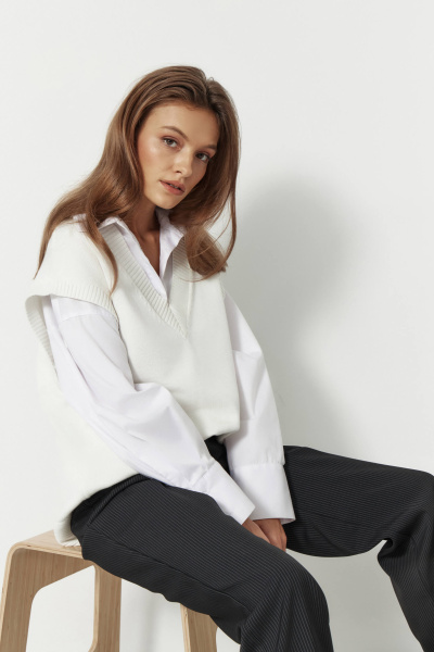 Жилет вязаный (молочный)